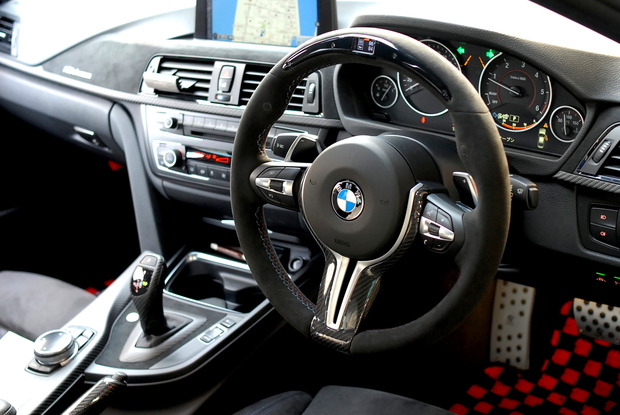 BMW M Performance M4 ステアリング F30 (1).JPG